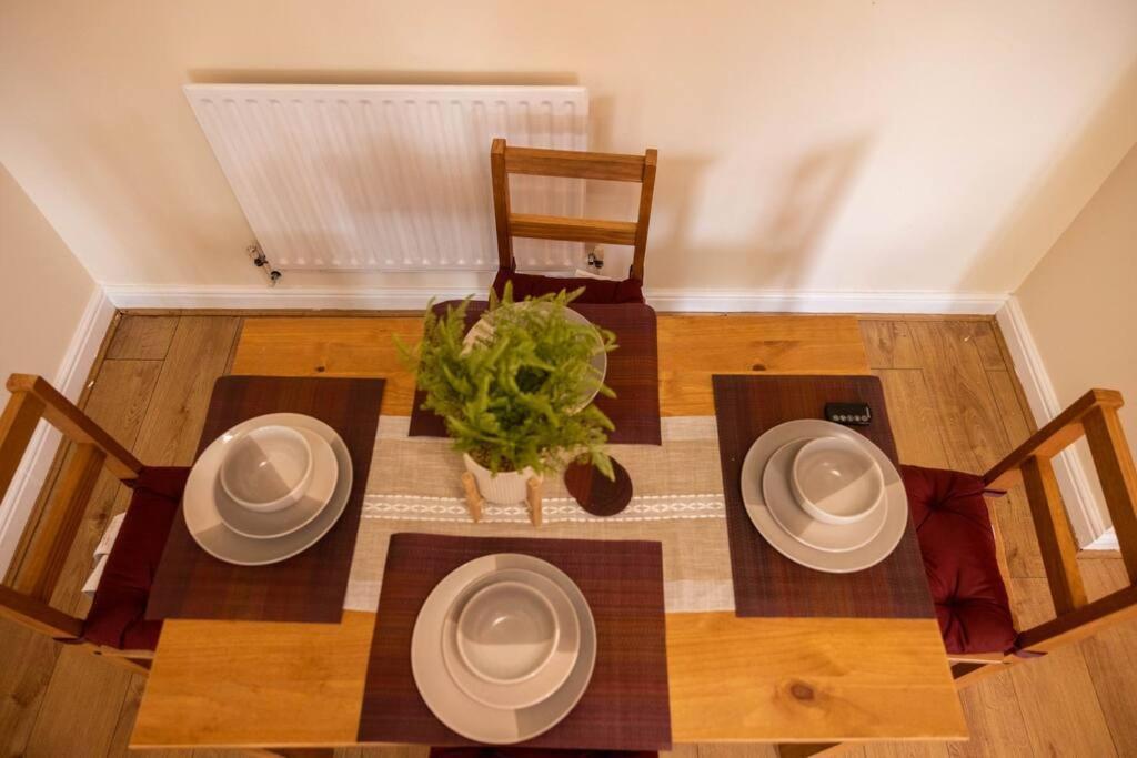 3 Bedrooms House-Sofabed-Parking-Bbqstove-Garden London Kültér fotó